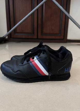 Кросівки тн 32р