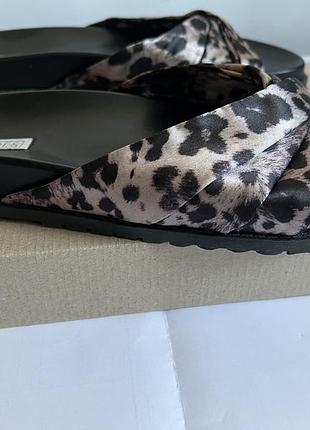 Жіночі шльопанці в стилі birkenstock