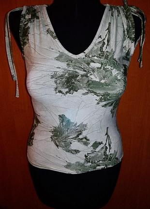 Майка  44-46 с т.зелёными цветами