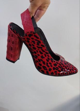 Эксклюзивные туфли из натуральной итальянской кожи лак леопард красные2 фото