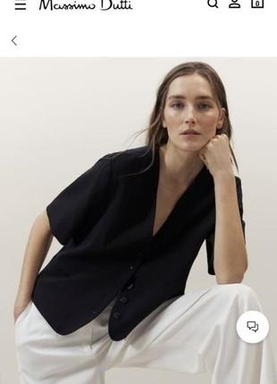 Короткий,чёрный , креповый жакет из новой коллекции massimo dutti размер м (38)