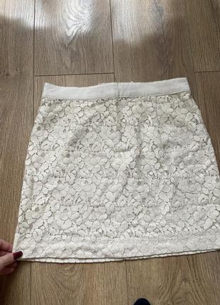 Мини юбка бежевая кружевная карандаш