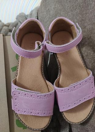 Босоніжки шкіряні