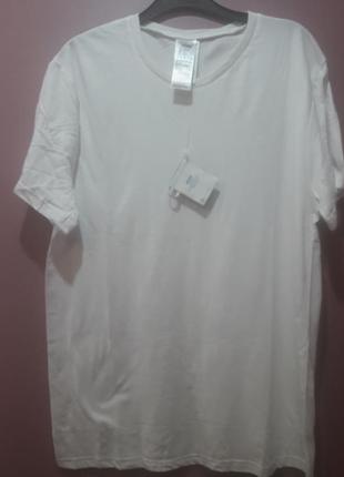Футболка білого кольору