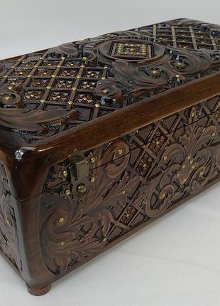 Різьблена скринька з натуральної черешні 30.5×14.8×13 см з оксамитовим дном і замком | авторський карпатський сувенір ручної робот