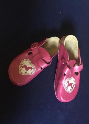Шльопанці для дівчинки