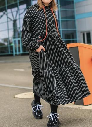 Продам теплое платье в спортивном стиле