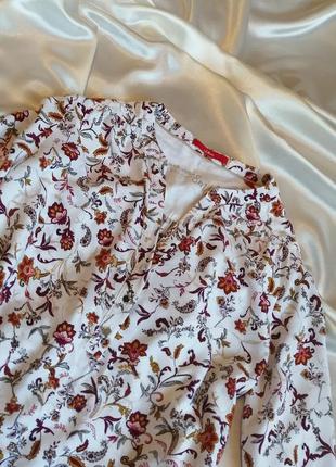 Ніжна блуза в квіти