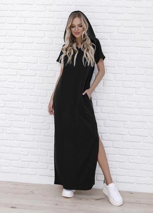 Чорна трикотажна довга сукня з капюшоном1 фото