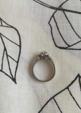 Серебряное кольцо с камушком 925