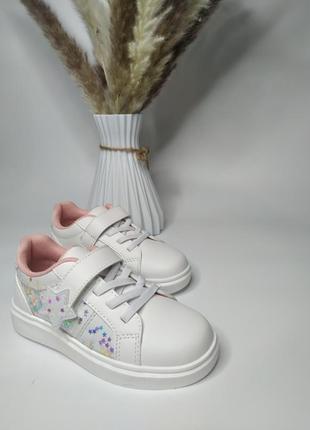 Стильні кросівки для дівчинки3 фото