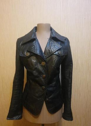 Стильная кожаная куртка-пиджак xs/s