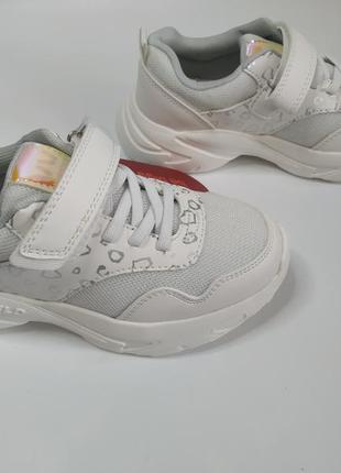 Стильные кроссовки для девочки