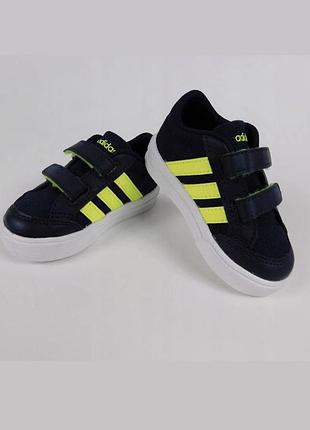 Дитячі кросівки 23 розмір, adidas vs set cmf inf