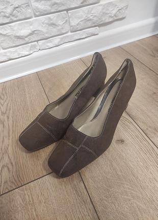 Comfort plus 38 - 39 р коричневі замшеві туфлі туфлі замш 25 см квадратний ніс