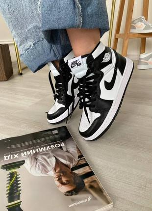 Nike jordan white black трендові жіночі високі кросівки найк джордан чорно білі весна літо осінь высокие чёрно-белые кроссовки2 фото