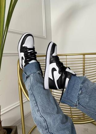 Nike jordan white black трендові жіночі високі кросівки найк джордан чорно білі весна літо осінь высокие чёрно-белые кроссовки6 фото