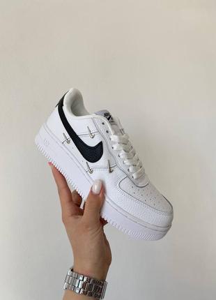 Nike airforce af1 lx chrome swooshees white black новинка трендові білі кросівки найк форс весна літо осінь белые трендовые кроссовки2 фото