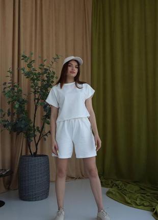 Костюм шорти та футболка