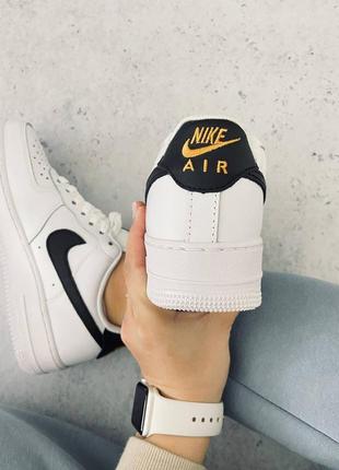 Nike air force 1 white black gold трендові кросівки найк форс білі весна літо осінь женские трендовые крутые белые кроссовки4 фото