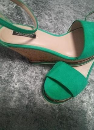 Жіночі замшеві босоніжки zara