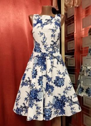 Шикарна сукня міді в квітковий принт