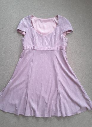 Нарядное платье из красивой  ткани.1 фото