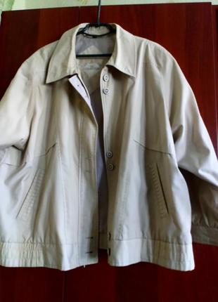 Куртка вітровка.