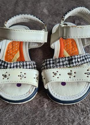 Детские босоножки сандалии  для девочки chicco