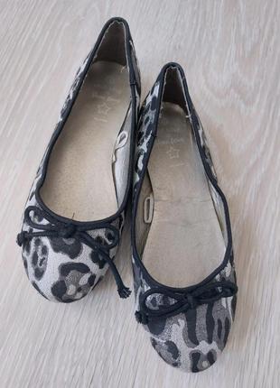 Класичні туфлі на дівчинку