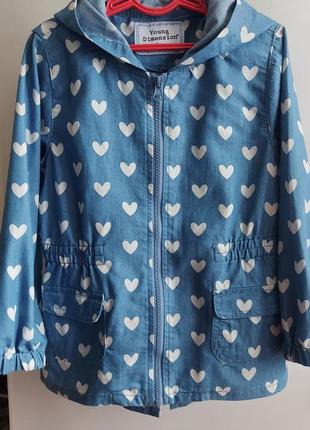 Тонка вітровка парку для дівчинки принт сердечка young dimension