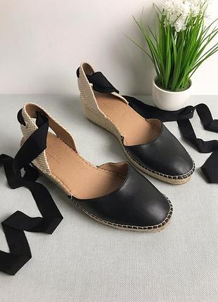 Босоніжки єспалрільї на зав'язках asos на плетеній підошві, платформі танкетці