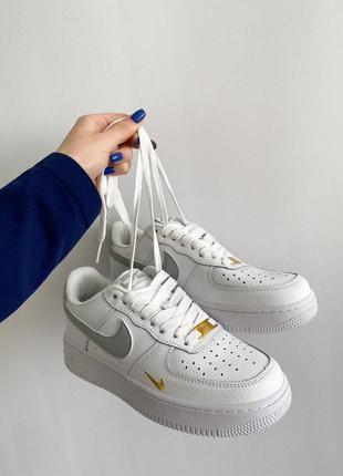 Nike air force 1 low white/grey/gold трендові жіночі білі кросівки найк форс весна літо осінь женские крутые тренд кроссовки3 фото