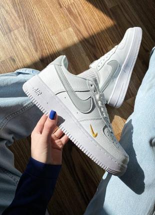 Nike air force 1 low white/grey/gold трендові жіночі білі кросівки найк форс весна літо осінь жіночі круті тренд кросівки