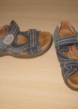 Босоніжки, сандалі 31р