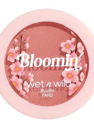Натуральні рум'яна wet n wild bloomin flower powder blush.1 фото