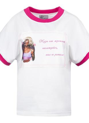 Свободная женская молодежная футболка оверсайз белого цвета прямого кроя