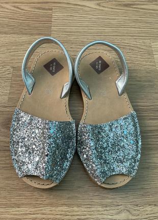 Красивейшие яркие босоножки, абаркасы. кожа. испания