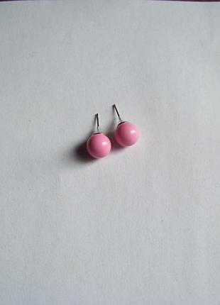 Розовые круглые серьги гвоздики из акрила