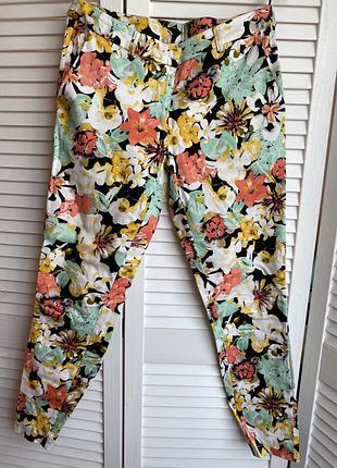 Легкі весняні штани в квіти