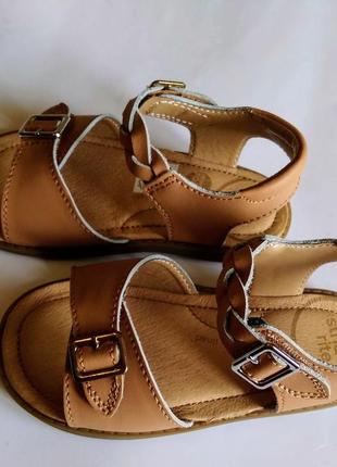 Кожанные босоножки сандали stride rite   оригинал из сша ,с эффектом памяти memory
