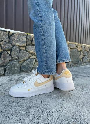 Жіночі кросівки nike air force 1 swoosh beige2 фото