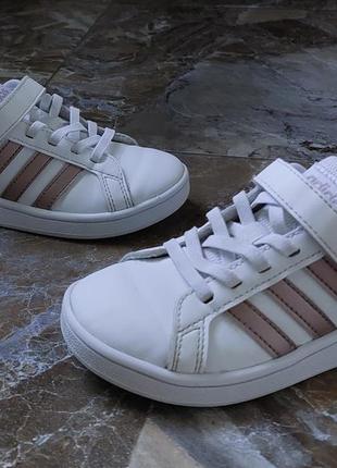 Кроссовки adidas р.28