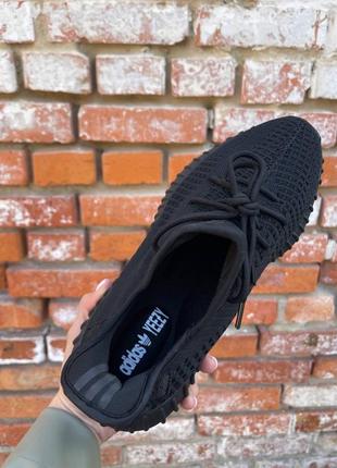 Жіночі кросівки adidas yeezy 350 all black #адідас10 фото