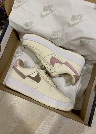 Жіночі кросівки nike air force 1 lx wmns beige / кросівки найк