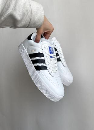 Женские кроссовки adidas