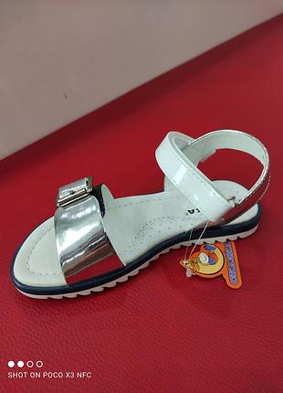 Нарядні босоніжки для дівчинки 5