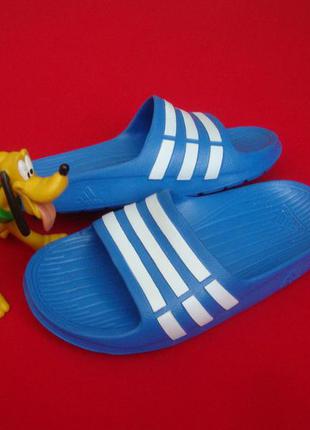 Шльопанці adidas оригінал 30-31 розмір 20 cm