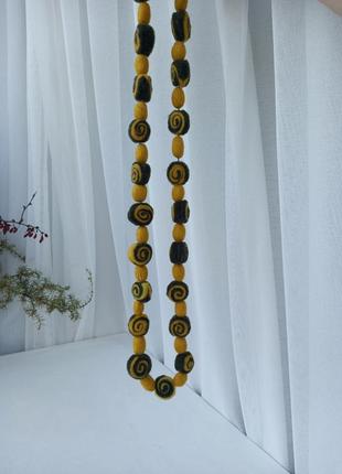 Намисто з вовни