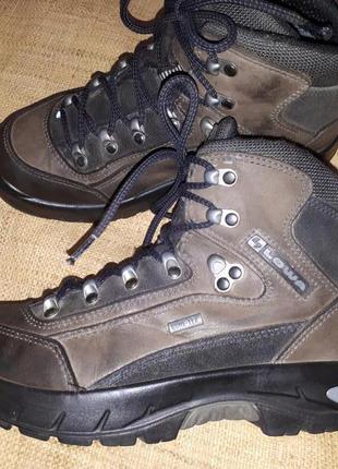 Унисекс 37-24.5 кожа ботинки lowa goretex осень-зима1 фото